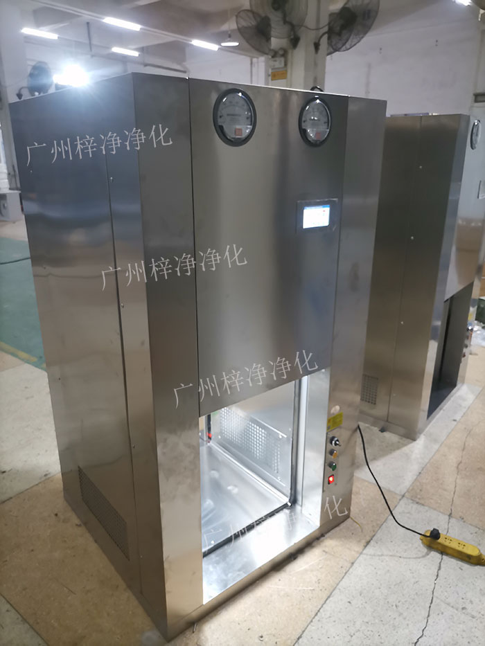 當傳遞窗與機器人連接時，機器人可以自動從傳遞窗中取出或放入物料，實現物料的自動傳遞。