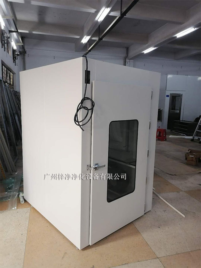 落地式傳遞窗指的是傳遞窗放在潔凈室的地板上